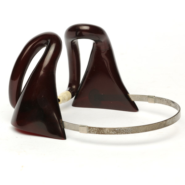 picture shows auricle ear trumpet @ EarTrumpets.com