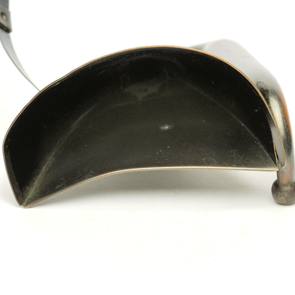 picture shows auricle ear trumpet @ EarTrumpets.com