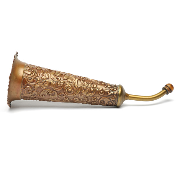 picture shows one piece ear trumpet @ EarTrumpets.com