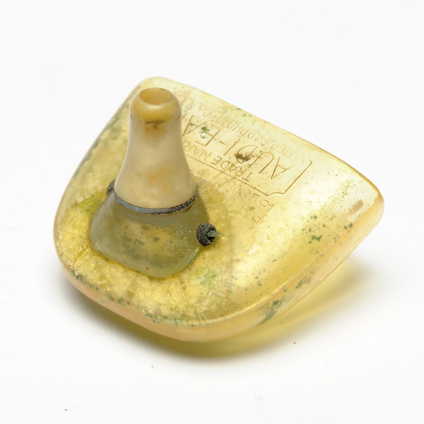 picture shows auricle ear trumpet @ EarTrumpets.com