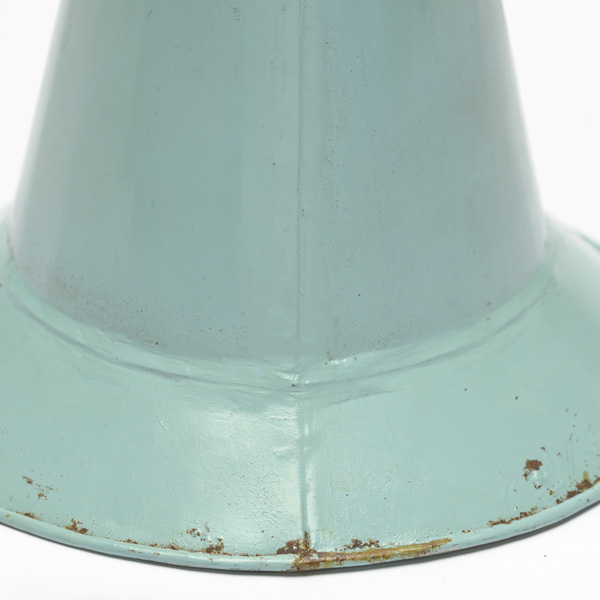 picture shows one piece ear trumpet @ EarTrumpets.com