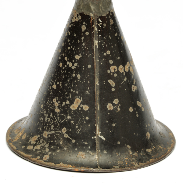 picture shows one piece ear trumpet @ EarTrumpets.com