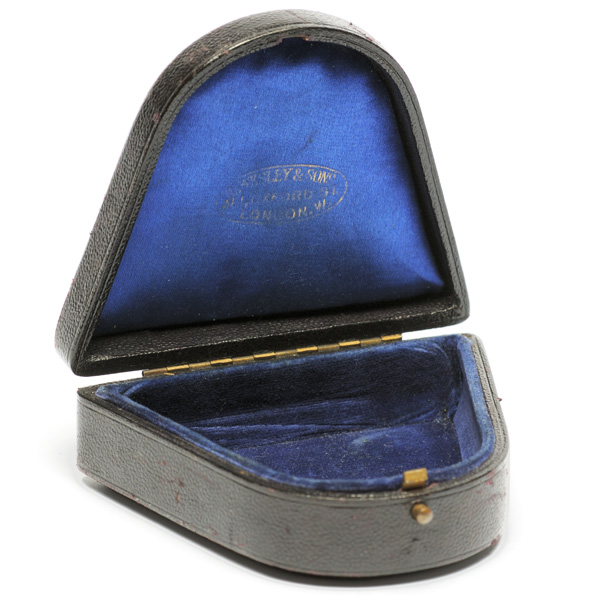 picture shows auricle ear trumpet @ EarTrumpets.com