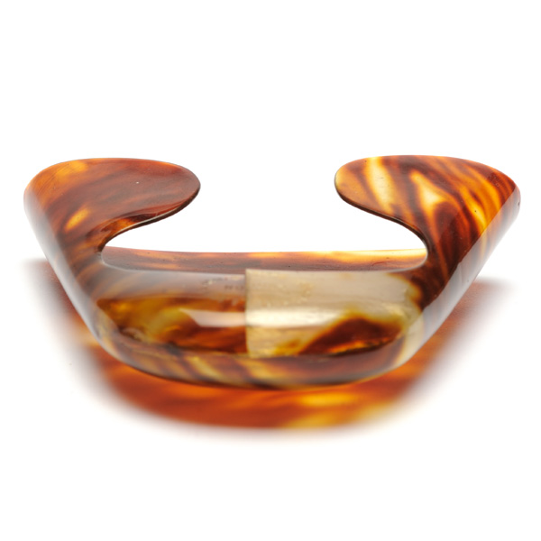 picture shows auricle ear trumpet @ EarTrumpets.com