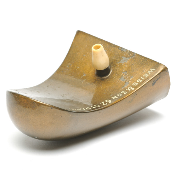 picture shows auricle ear trumpet @ EarTrumpets.com