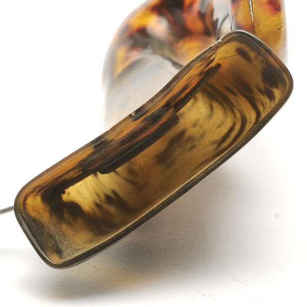 picture shows auricle ear trumpet @ EarTrumpets.com