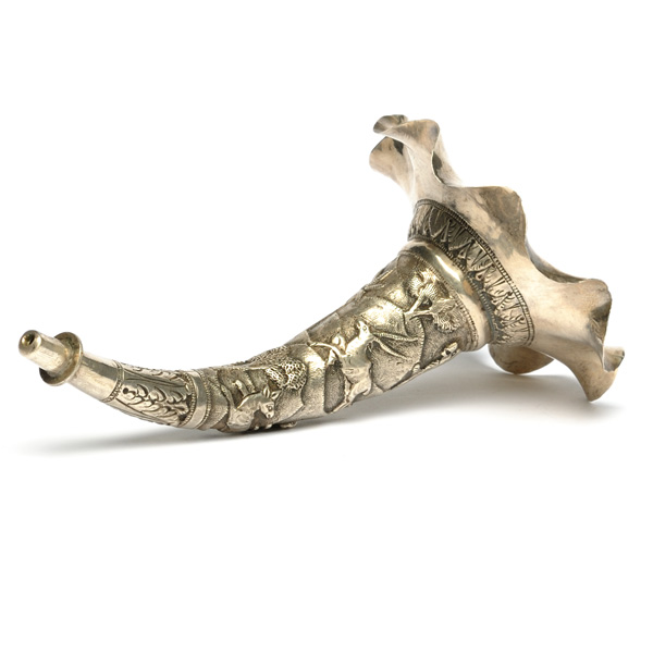 picture shows one piece ear trumpet @ EarTrumpets.com